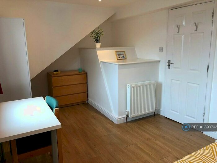 6 Bedroom Terraced House To Rent In Osmaston Street, Nottingham, NG7