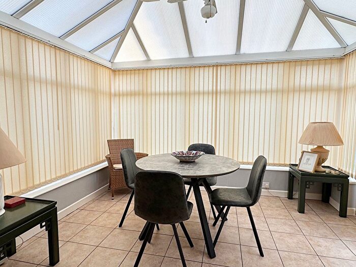 2 Bedroom Detached Bungalow For Sale In Newfield Avenue, Kenilworth, CV8