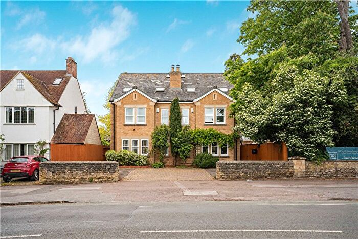 4 Bedroom Semi-detached House To Rent In Banbury Road, Oxford, Oxfordshire, OX2