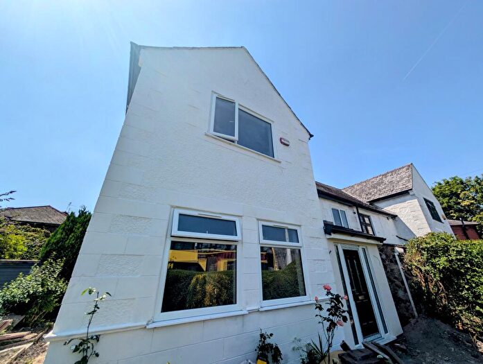 4 Bedroom Semi-Detached House To Rent In Yew Tree Road, Fallowfield, M14