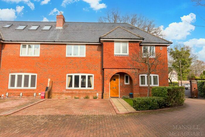 4 Bedroom Semi-detached House For Sale In Longwall, Felbridge, RH19