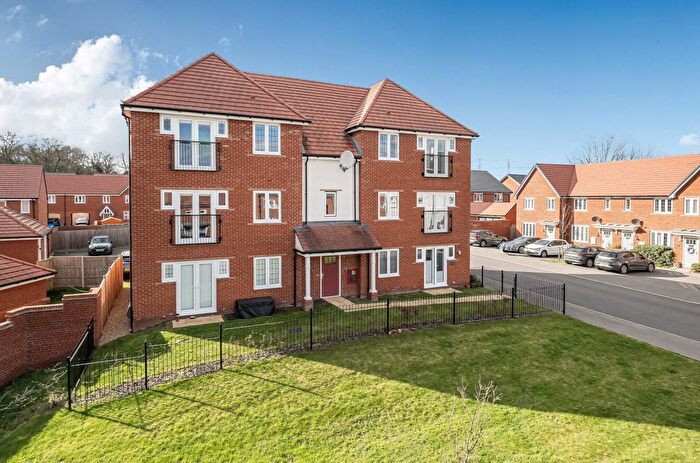 2 Bedroom Flat For Sale In Walton Heath, Binfield, Bracknell, RG42