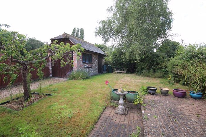 2 Bedroom Semi-Detached House For Sale In Lower Green, Leigh, Tonbridge, TN11