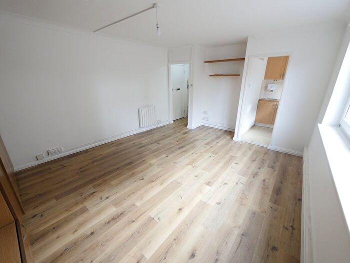 1 Bedroom Flat To Rent In Feltham Hill Road, Ashford, TW15