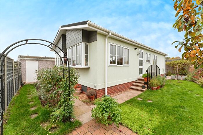 2 Bedroom Park Home For Sale In Bedwell Park, Witchford, Ely, CB6