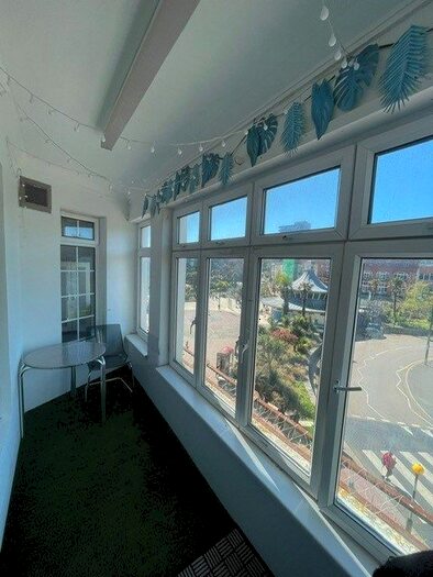 2 Bedroom Flat To Rent In Richmond Hill, Bournemouth, BH2