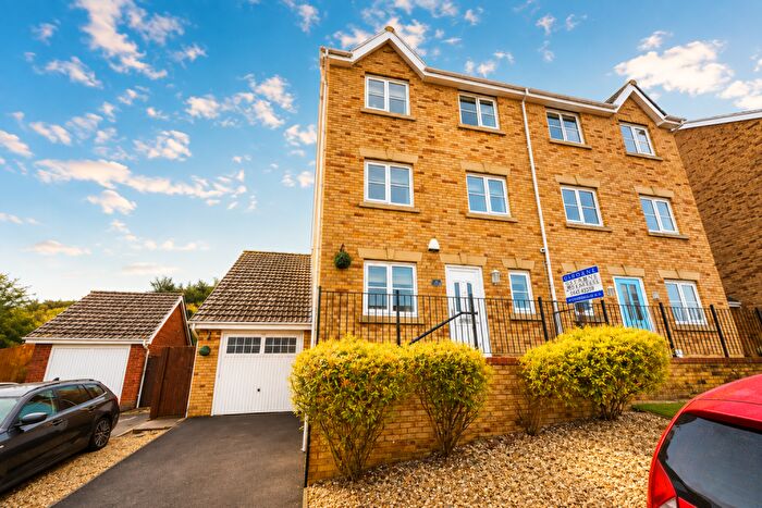 4 Bedroom Semi-Detached House For Sale In Parc Gellifaelog, Tonypandy, CF40