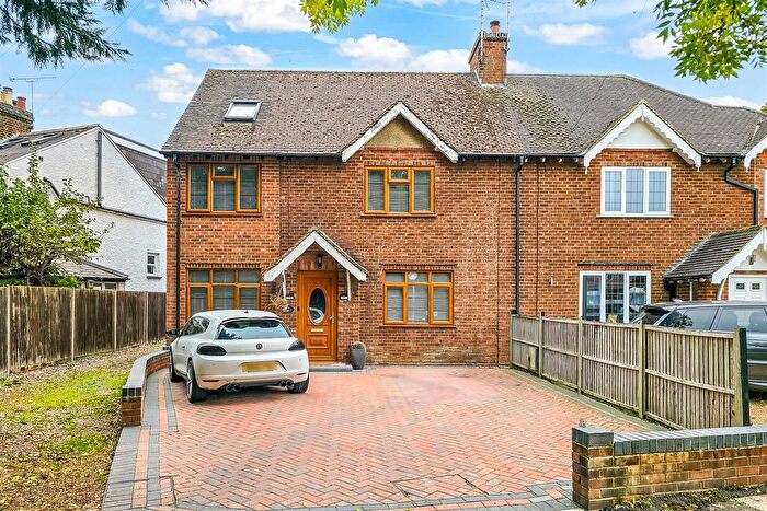 4 Bedroom Semi-Detached House For Sale In Pooleys Lane, Welham Green, Herts, AL9