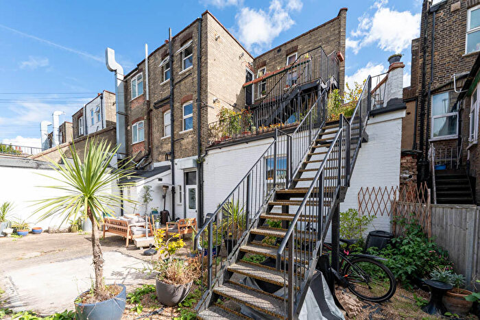 1 Bedroom Flat To Rent In High Road Leytonstone, E11