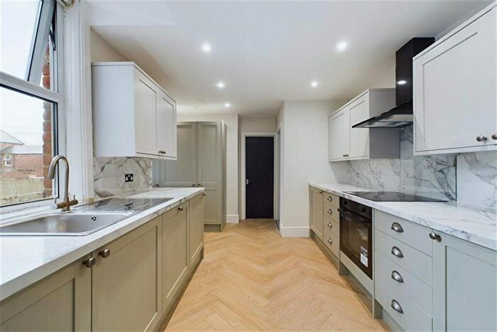 6 Bedroom Maisonette To Rent In Lavender Gardens, Newcastle Upon Tyne, NE2