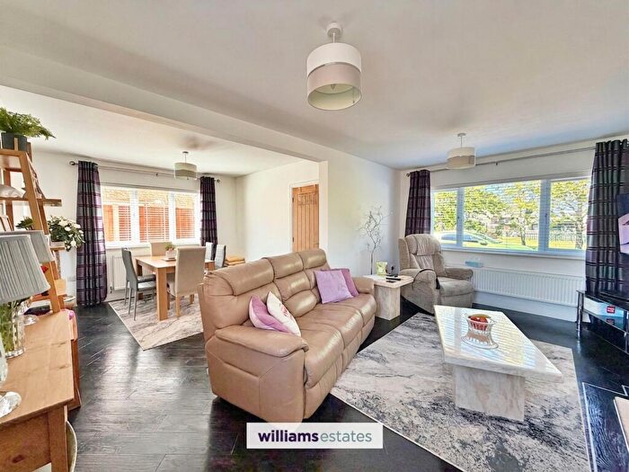 3 Bedroom Semi Detached House For Sale In Fron Haul, St. Asaph, LL17