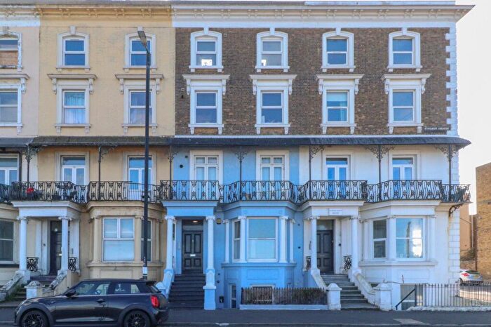 3 Bedroom Flat For Sale In Ethelbert Crescent, Margate, Kent, CT9
