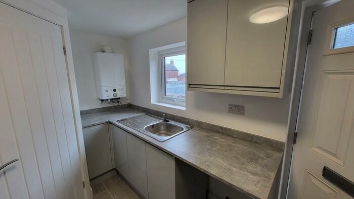 2 Bedroom Flat To Rent In Flat, Belmont Avenue, Doncaster, DN4