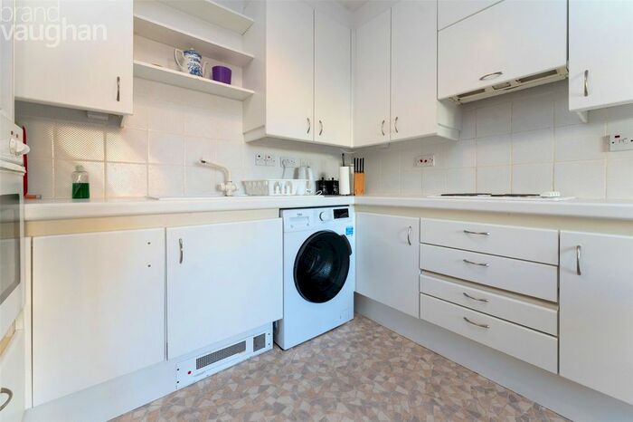 1 Bedroom Flat To Rent In Mariners Quay, Brighton Marina Village, Brighton, BN2