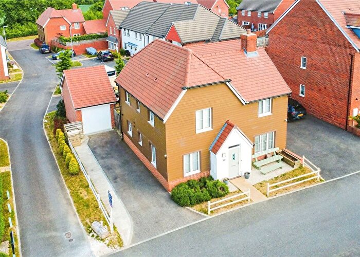 4 Bedroom Detached House For Sale In Fletcher Way, Henfield, West Sussex, BN5