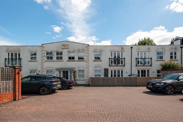 2 Bedroom Flat For Sale In Albert Road North, Reigate, RH2