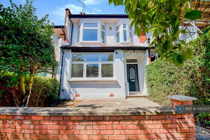 4 Bedroom Terraced House To Rent In Birley Road, London, N20