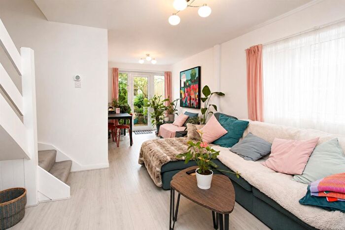 4 Bedroom End Terrace House For Sale In Ferndown Close, South Sutton, SM2
