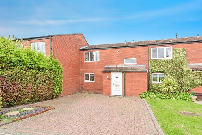 3 Bedroom Terraced House For Sale In Harebell, Tamworth, B77
