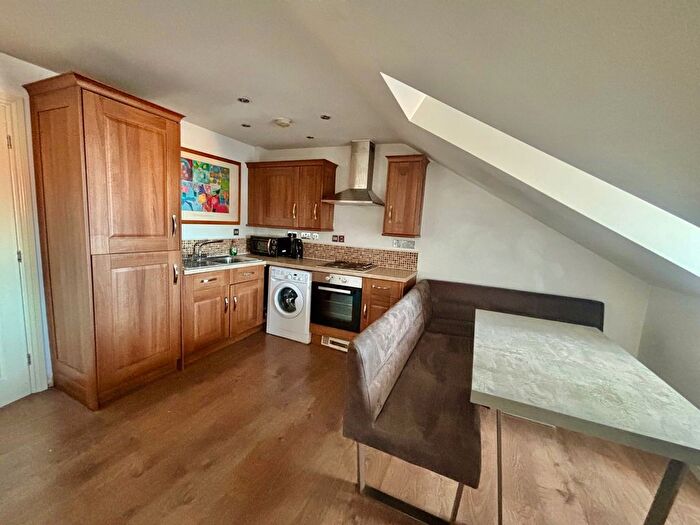 2 Bedroom Flat To Rent In Cambridge Square, Middlesbrough, TS5