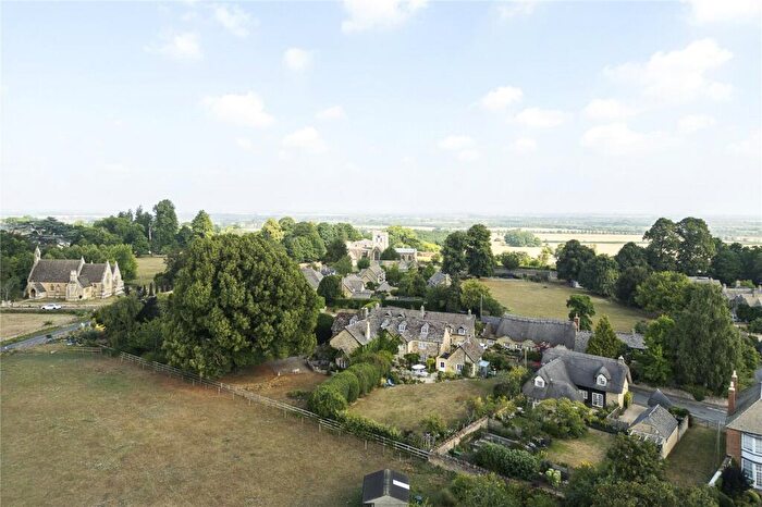 7 Bedroom Detached House For Sale In Buckland, Faringdon, SN7