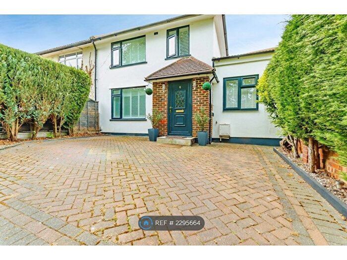 1 Bedroom Detached House To Rent In Copse View, South Croydon, CR2