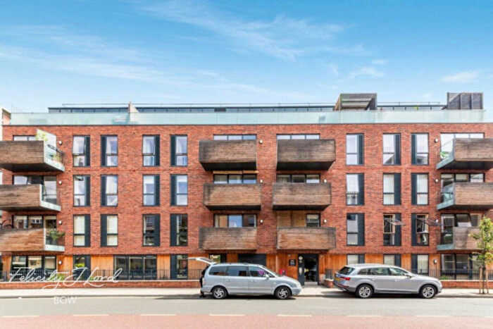 2 Bedroom Apartment To Rent In Violet Road, London, E3
