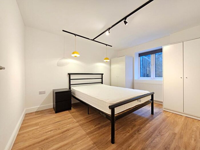 1 Bedroom Flat To Rent In Offord Road, Islington, N1