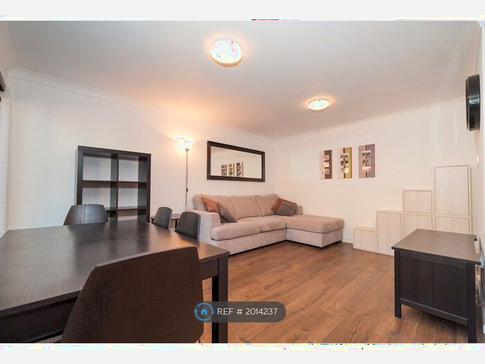 2 Bedroom Flat To Rent In Bywater Place, London, SE16