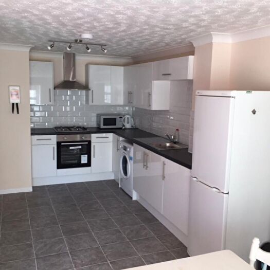 4 Bedroom House To Rent In Saxton Close (), Beeston, Nottingham, Nottinghamshire, NG9