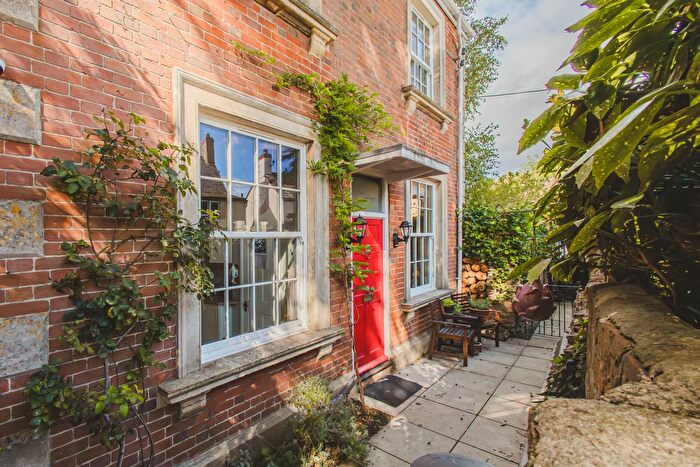 3 Bedroom Detached House For Sale In Cricklade Road, Highworth, Swindon, SN6