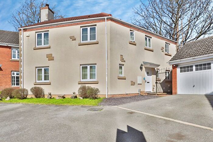 4 Bedroom Detached House For Sale In Hill End Crescent, Leeds, LS12