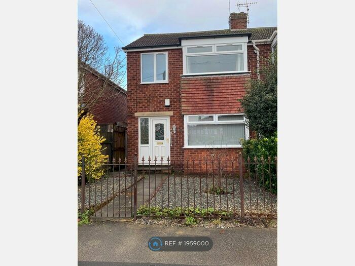 3 Bedroom End Of Terrace House To Rent In Welwyn Park Drive, Hull, HU6