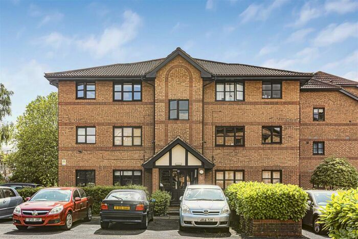 1 Bedroom Flat To Rent In Chamberlain Place, Walthamstow, London, E17