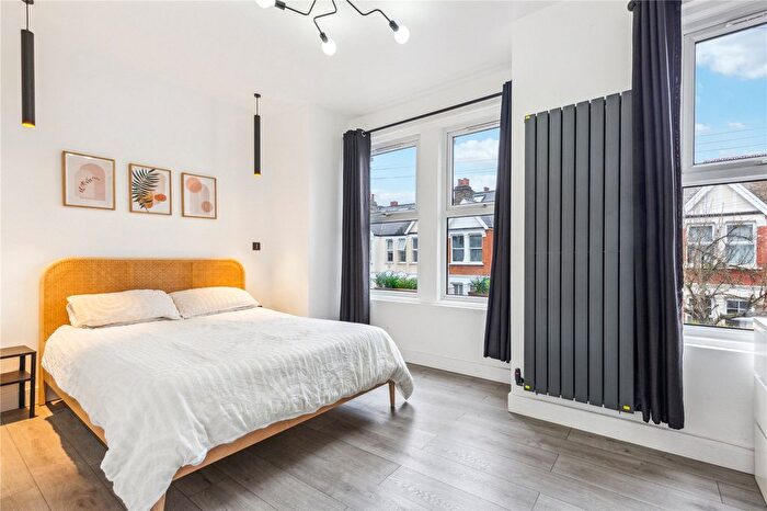 2 Bedroom Flat To Rent In Bollo Lane, London, W4