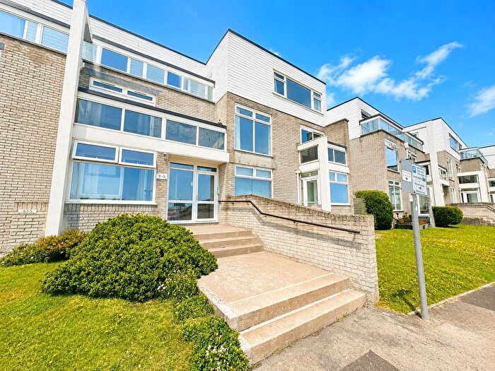 2 Bedroom Flat For Sale In South Esplanade, Burnham-On-Sea, Somerset, TA8
