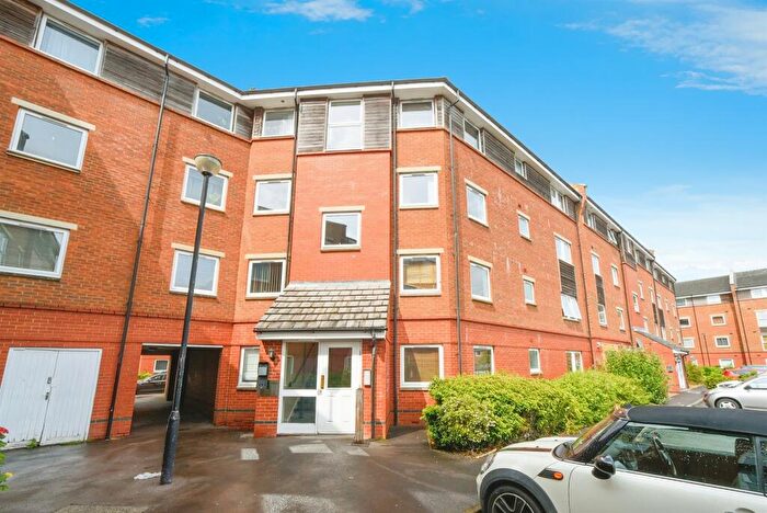 3 Bedroom Apartment For Sale In Yersin Court, Swindon, SN1