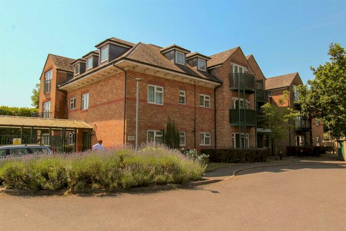 2 Bedroom Flat To Rent In Church Road, Iver Heath, SL0