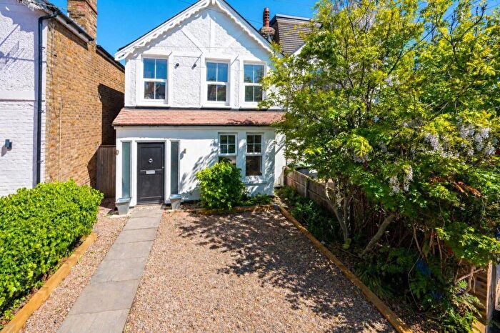 4 Bedroom Detached House For Sale In Mount Pleasant Road, New Malden, KT3