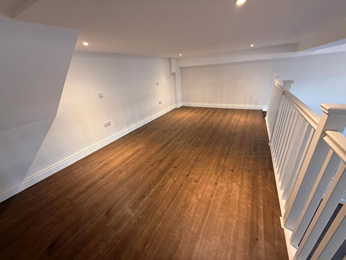 1 Bedroom Flat To Rent In Friern Barnet Road, London, N11