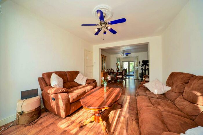 3 Bedroom House To Rent In Jevington Way, Grove Park, London, SE12