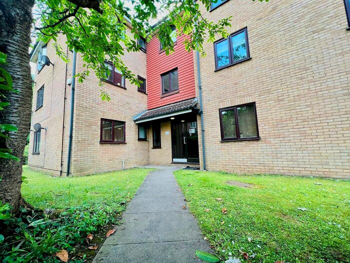 1 Bedroom Flat To Rent In The Hyde, Ware, SG12