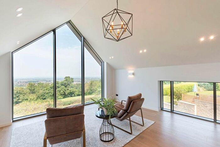 4 Bedroom Detached House To Rent In Cleeve Hill, Cheltenham, GL52