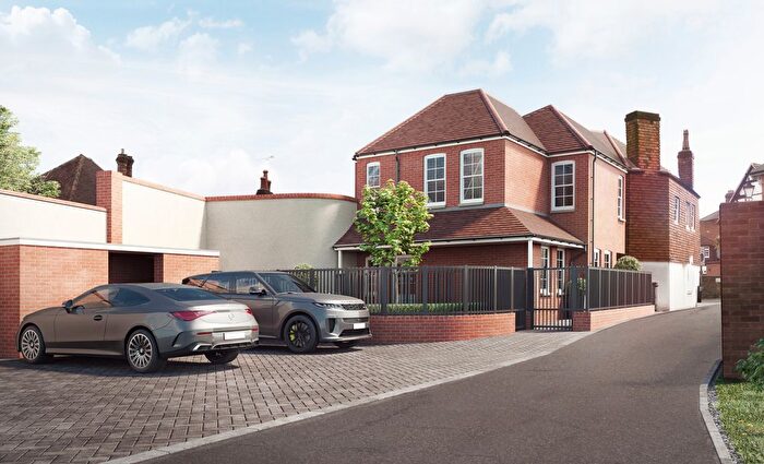 1 Bedroom Flat For Sale In Church Street, Godalming, GU7