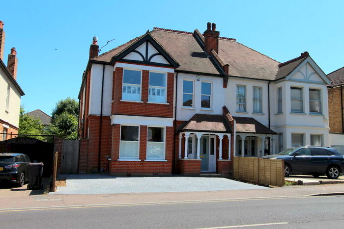 4 Bedroom Semi-Detached House To Rent In College Road, Bromley, BR1