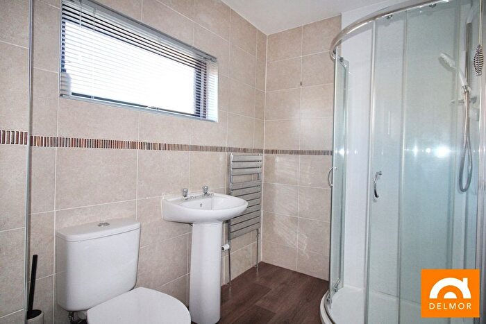 3 Bedroom Semi-Detached House For Sale In West Park Avenue, Leslie, KY6
