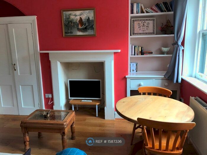 1 Bedroom Flat To Rent In Grove Street, Bath, BA2
