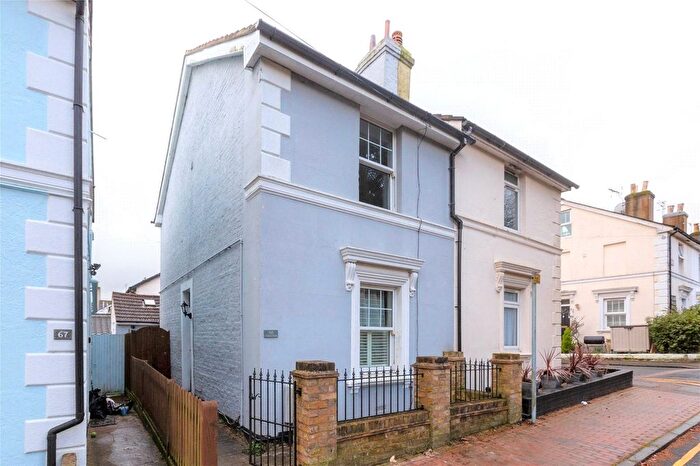 3 Bedroom Semi-Detached House To Rent In Tunnel Road, Tunbridge Wells, Kent, TN1