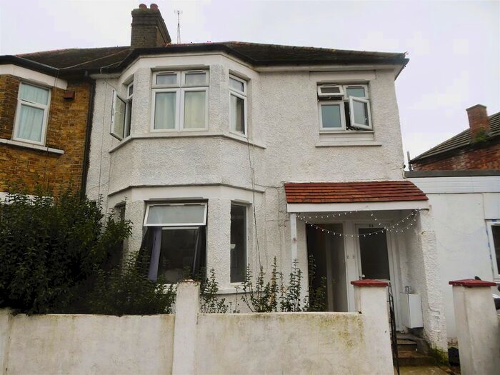Property To Rent In Standard Road, Hounslow, TW4