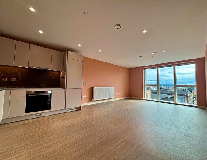 2 Bedroom Apartment To Rent In Candleriggs, Merchant City, Glasgow, G1
